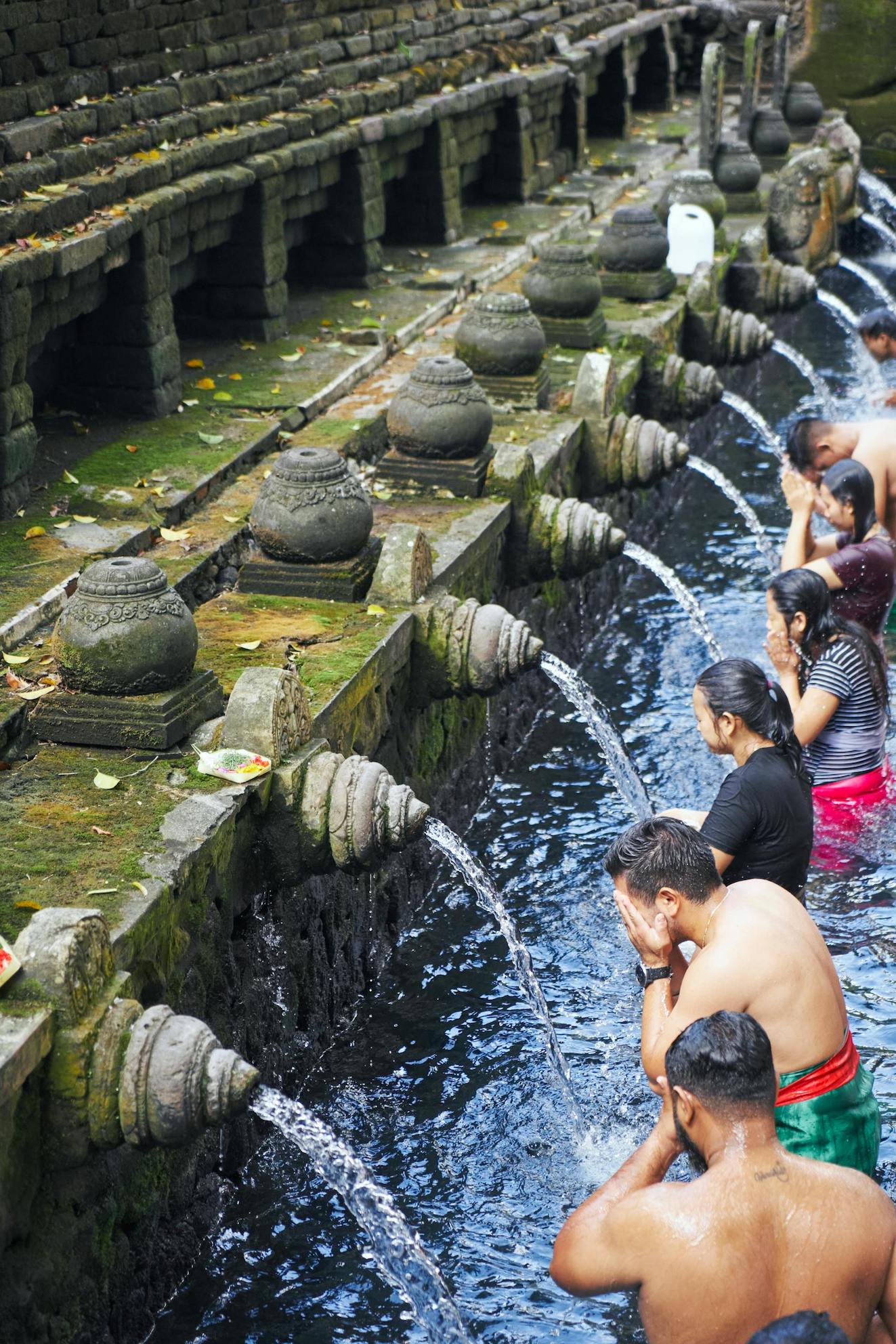 Melukat ceremony in tirta tempul bali